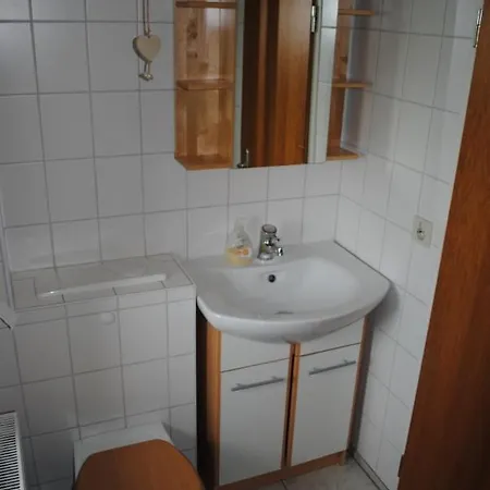 Gemutliches Ferienhaus Mit Reetdach Direkt Auf Dem Deich *