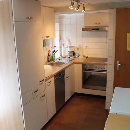 Gemutliches Ferienhaus Mit Reetdach Direkt Auf Dem Deich *